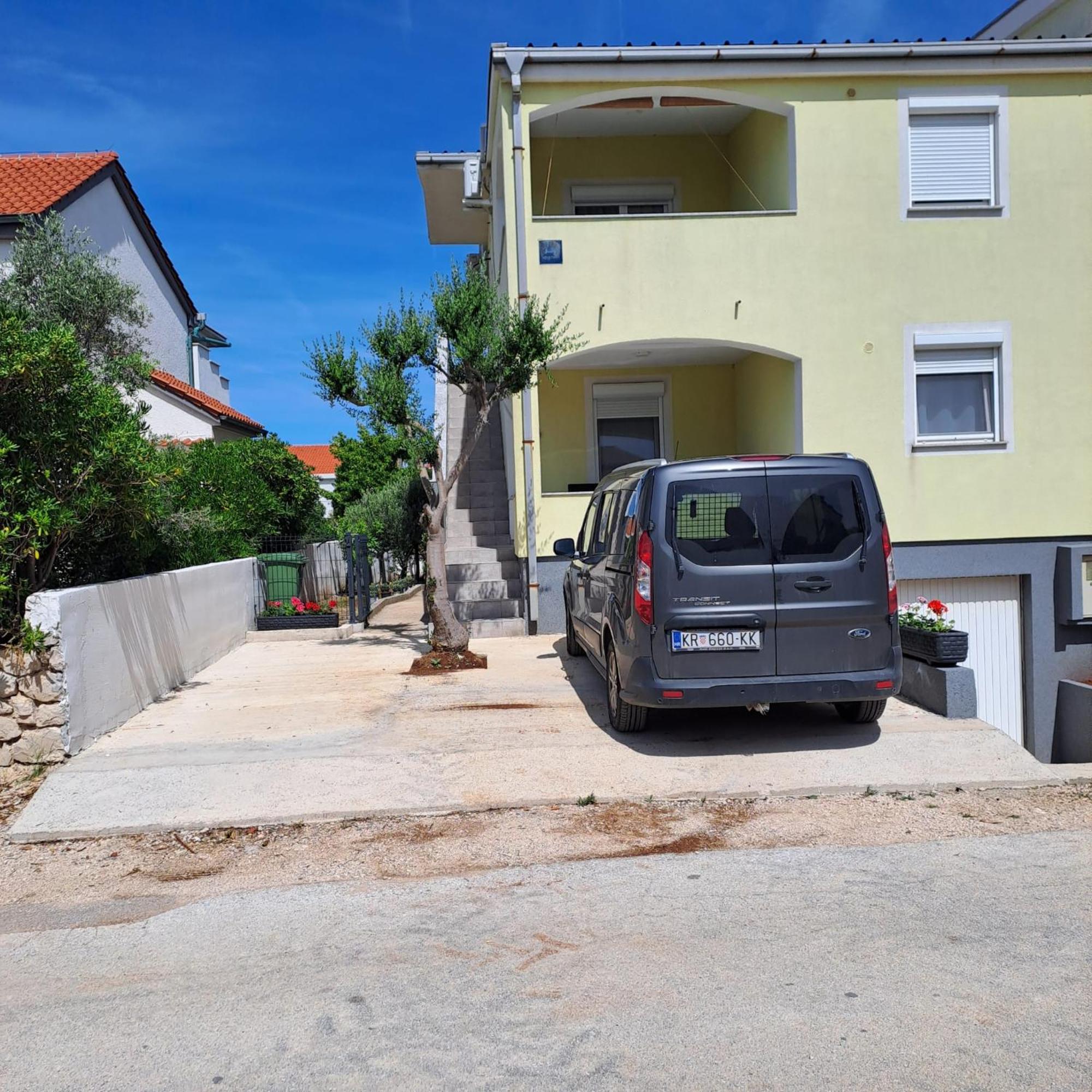 Apartments Cecilija Povljana Ngoại thất bức ảnh